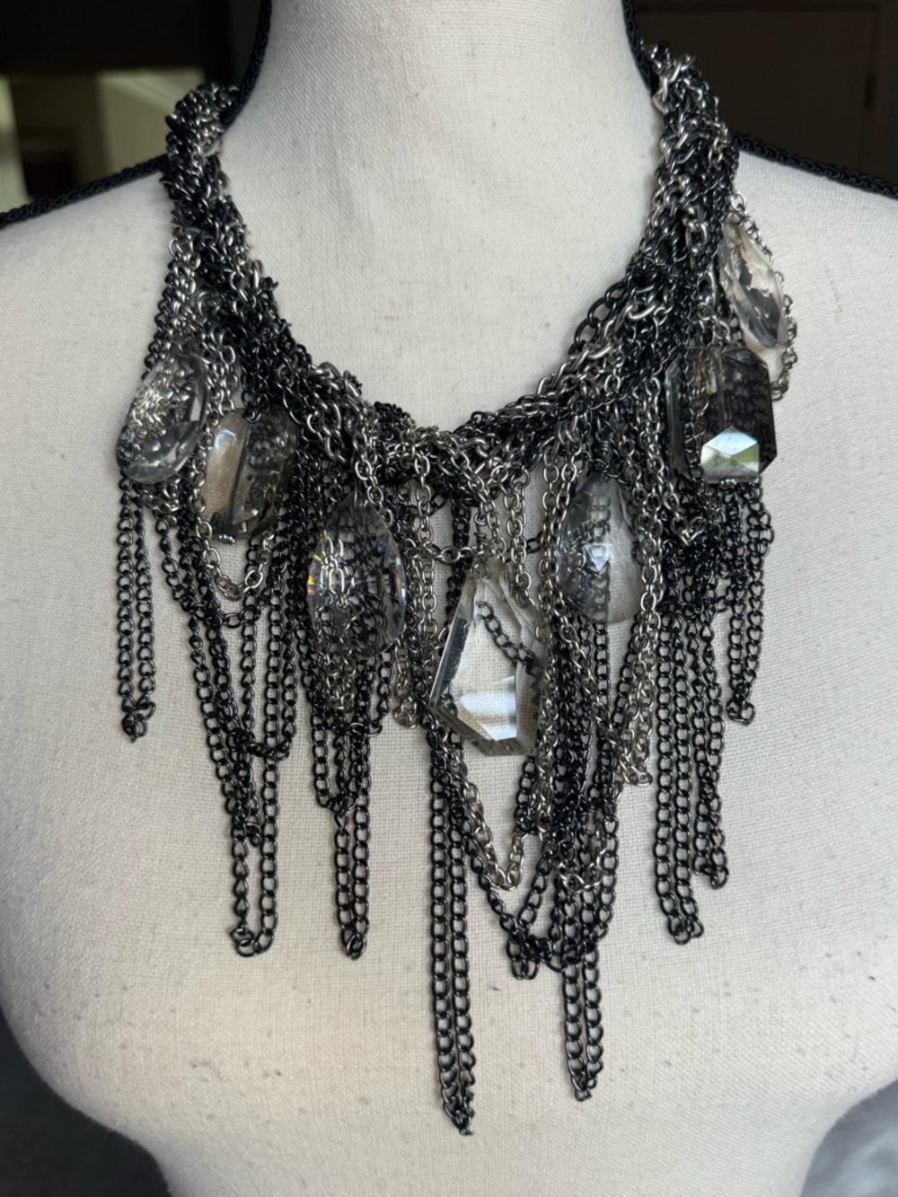 BCBG Silver & Gunmetal Beaded Bib Cluster Chain Statement Necklace Box Bag